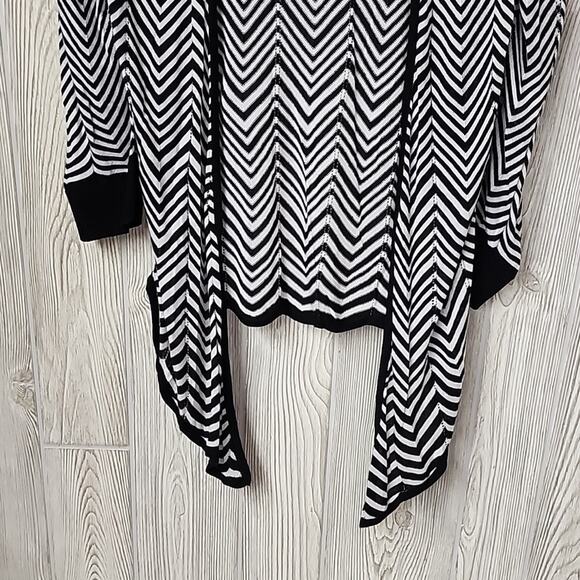 White House Black Market Quarter Sleeves Zip Zag Open Cardigan Womens Small NWT - Picture 3 of 9